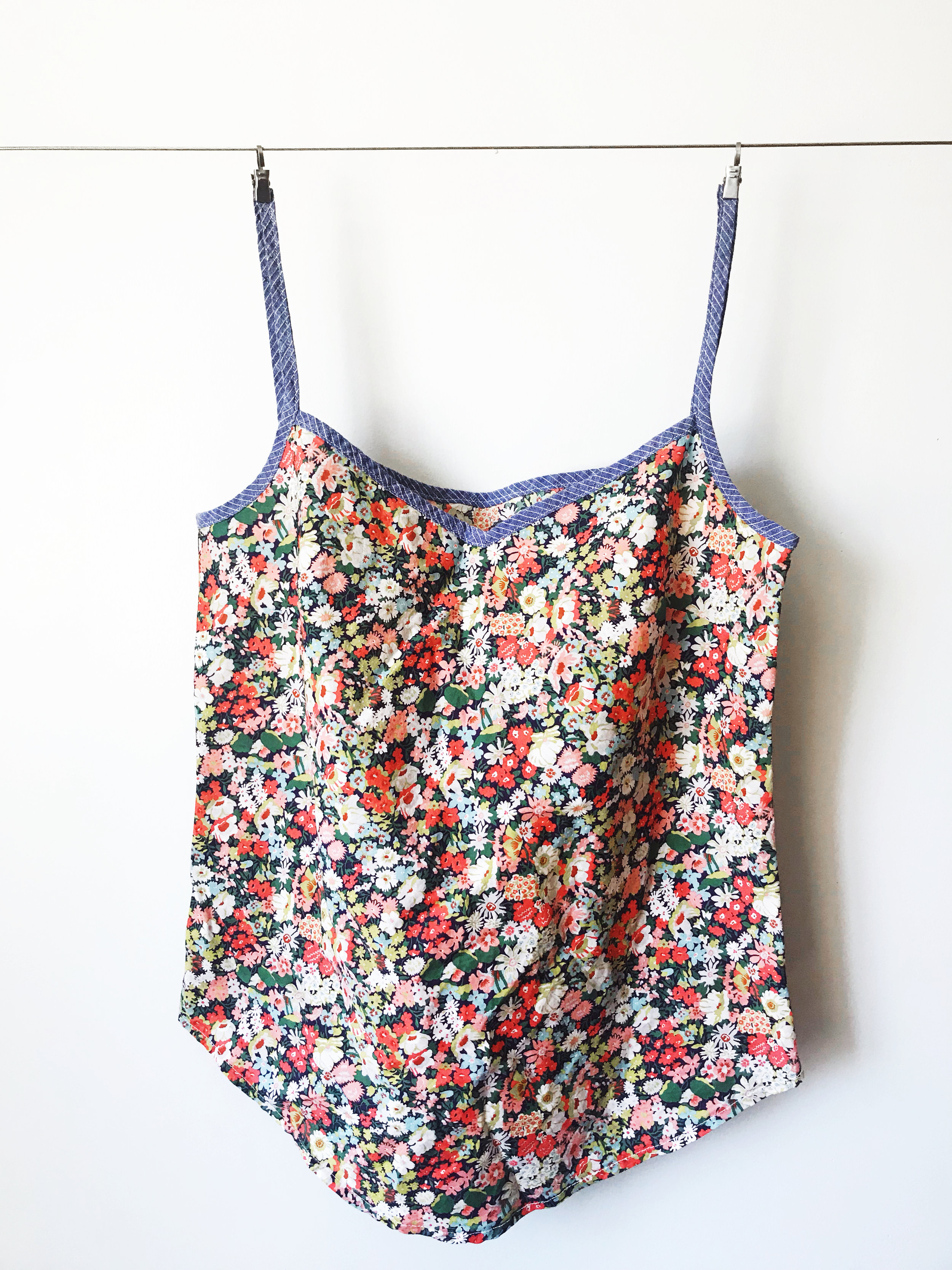 BEEDEN PRINT BACK OPEN CAMISOLE
